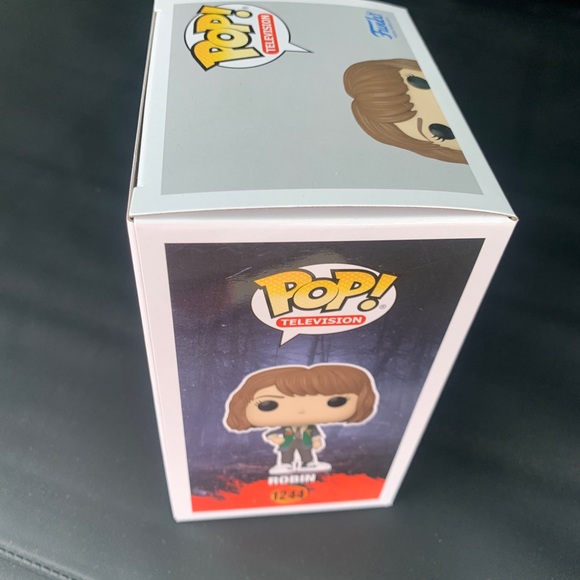 Funko Pop! Television Netflix Stranger Things 4 Robin #1244 Vinyl Figure - Picture 8 of 8